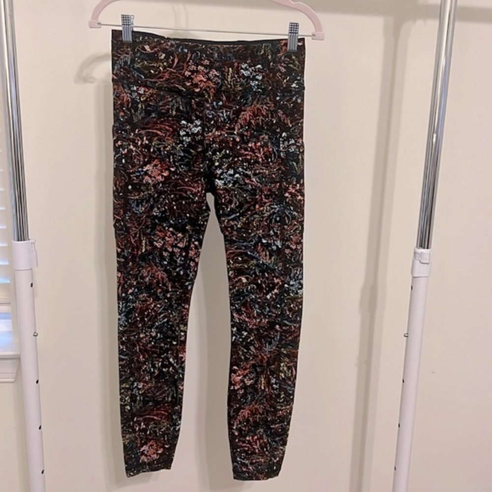 Lululemon. Size 8. Like new condition